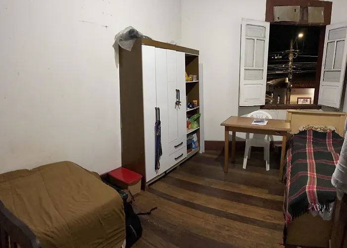 Quarto Inteiro, Prox Ao Centro - Republica Saideira